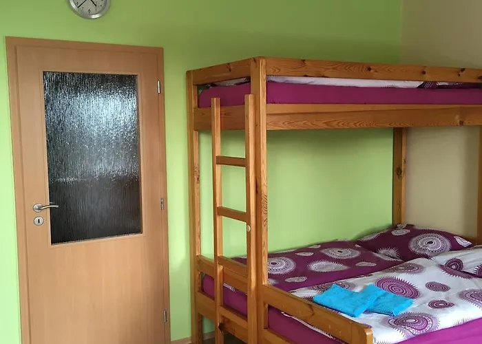 Racek * Ostružná